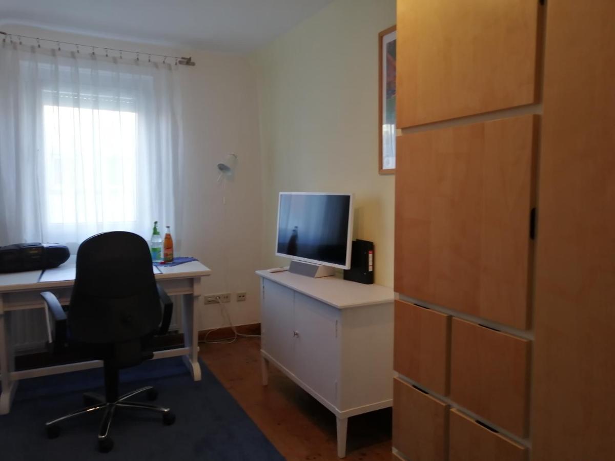 Apartment & Zimmer Familie Trescher Тюбинген Экстерьер фото